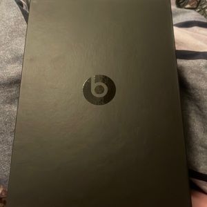 Beats Studio Wireless, (NO CHARGER)